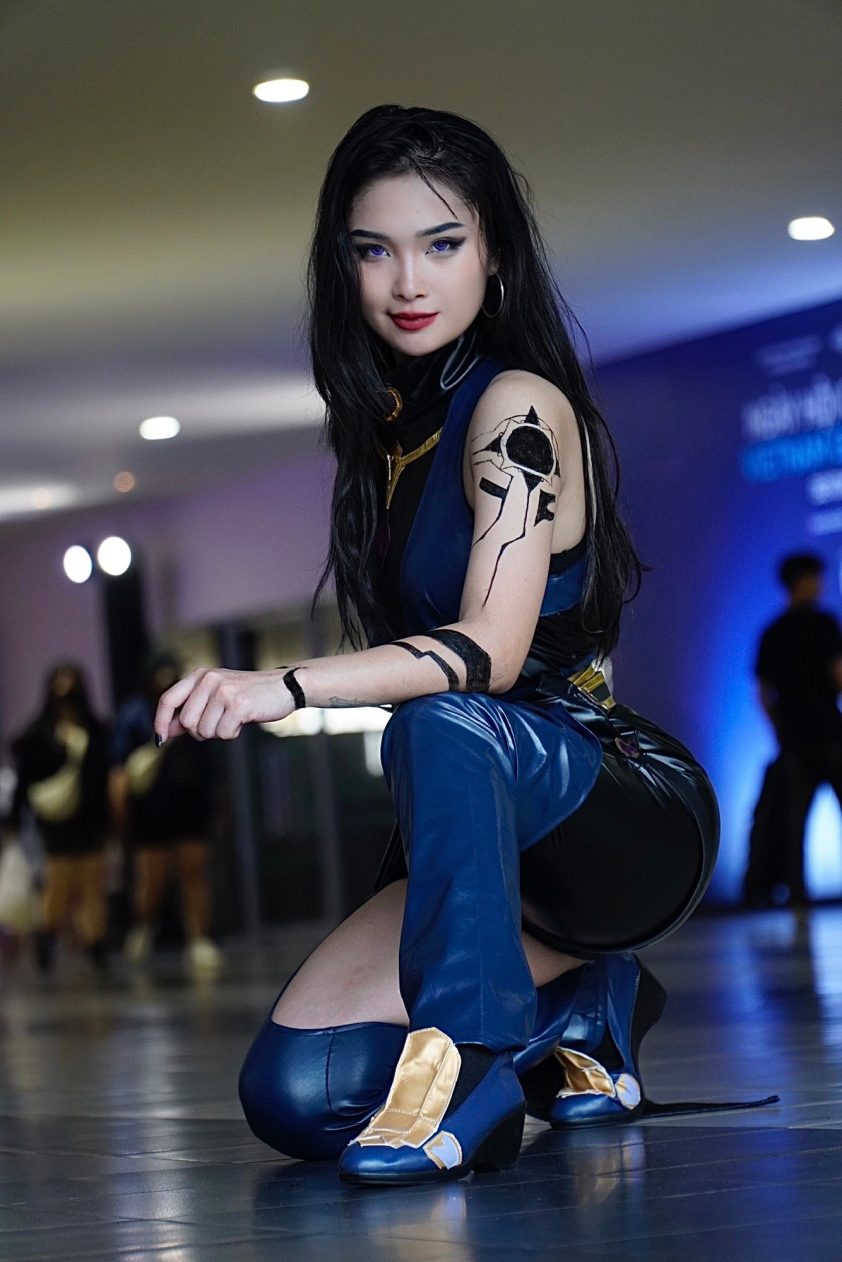 Beautiful girl with a "viral kiss" causes a stir online once again 11 Beautiful girl