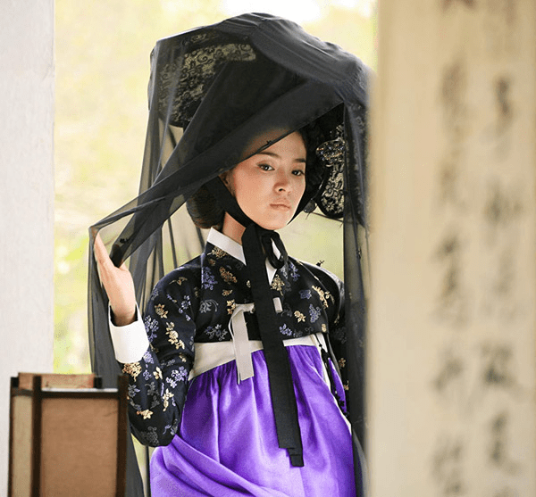 Visual shock: The most beautiful courtesan in South Korea recreated by AI, no wonder Song Hye Kyo is praised for "stepping out of history." 2 AI generated visual of Hwang Jin Yi