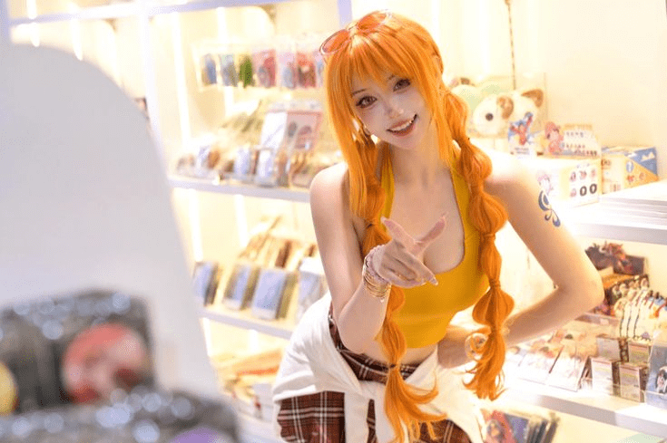 Cosplay Nami, when the One Piece goddess comes to life perfectly down to the millimeter 4 Cosplay Nami, a perfect recreation of the character's look.
