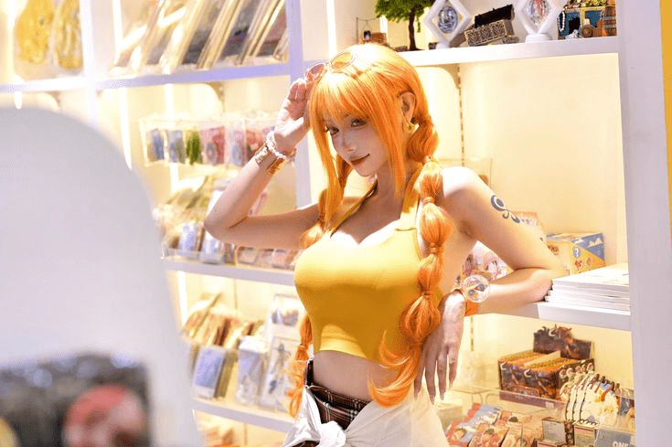 Cosplay Nami, when the One Piece goddess comes to life perfectly down to the millimeter 5 Cosplay Nami, showcasing remarkable detail in costume.