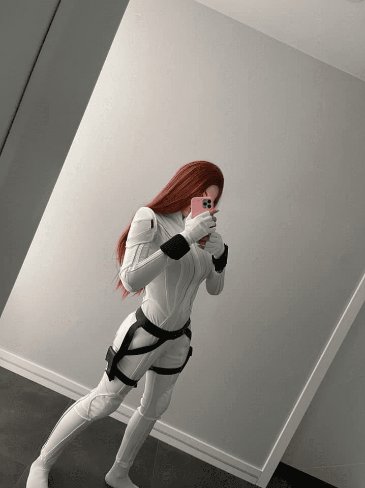 Cosplaying as Black Widow, the hot girl that captivates everyone 2 Black Widow cosplay detail
