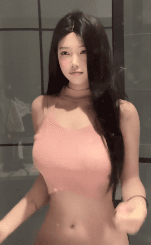 Hot girl "wants to be famous," deliberately engaging in tricks to attract viewers? 1 Hot girl