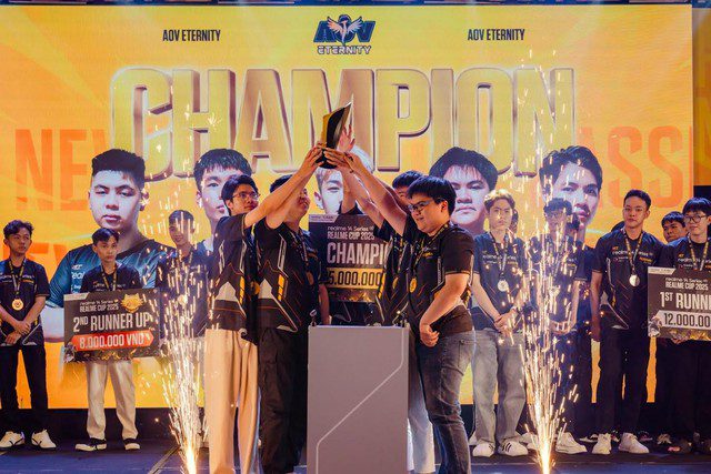 The emotional trophy ceremony at the realme Cup 2025 final, showcasing the talents of the Eternity AOV team. The emotional trophy ceremony at the realme Cup 2025 final, showcasing the talents of the Eternity AOV team.