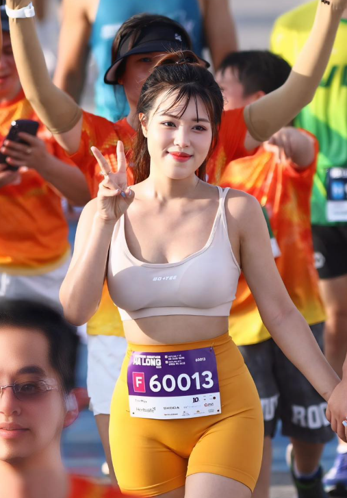 Shining" on the runway, the pretty girl responds when accused of "showing off 2 screenshot 2025 06 05 113905 17490984635221194765283 1749099021092 1749099021221524780234