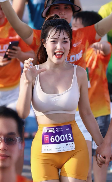 Shining" on the runway, the pretty girl responds when accused of "showing off 1 screenshot 2025 06 05 113916 1749098463497483340222 1749099020207 17490990203611103552206