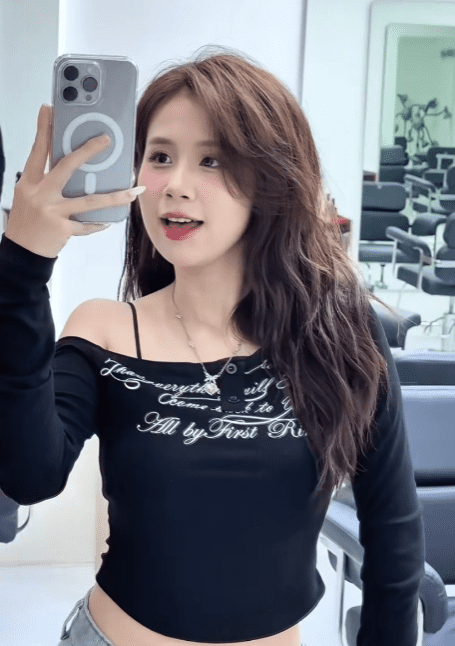 Spending hundreds of millions on beauty restoration, hot TikToker responds to mixed comments 1 ChangMie After Cosmetic Surgery