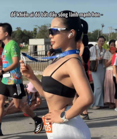 The hot girl accused of being fake on the street run "retaliates" against netizens 2 Hot girl inspiring on the running field