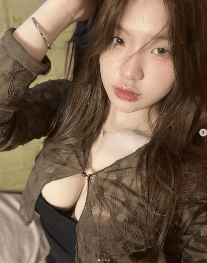 Vietnamese female gamer boldly showcases her irresistible hot figure with confidence 9 Lan Anh continues to make waves in the gaming scene.
