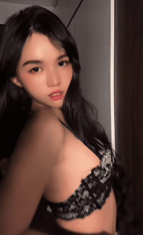 Female TikToker claims to be the new generation queen of lingerie, unafraid of confrontation, passionately "combating" when accused of "raising capital" 6 TikToker Bảo Uyên showcasing her confidence.