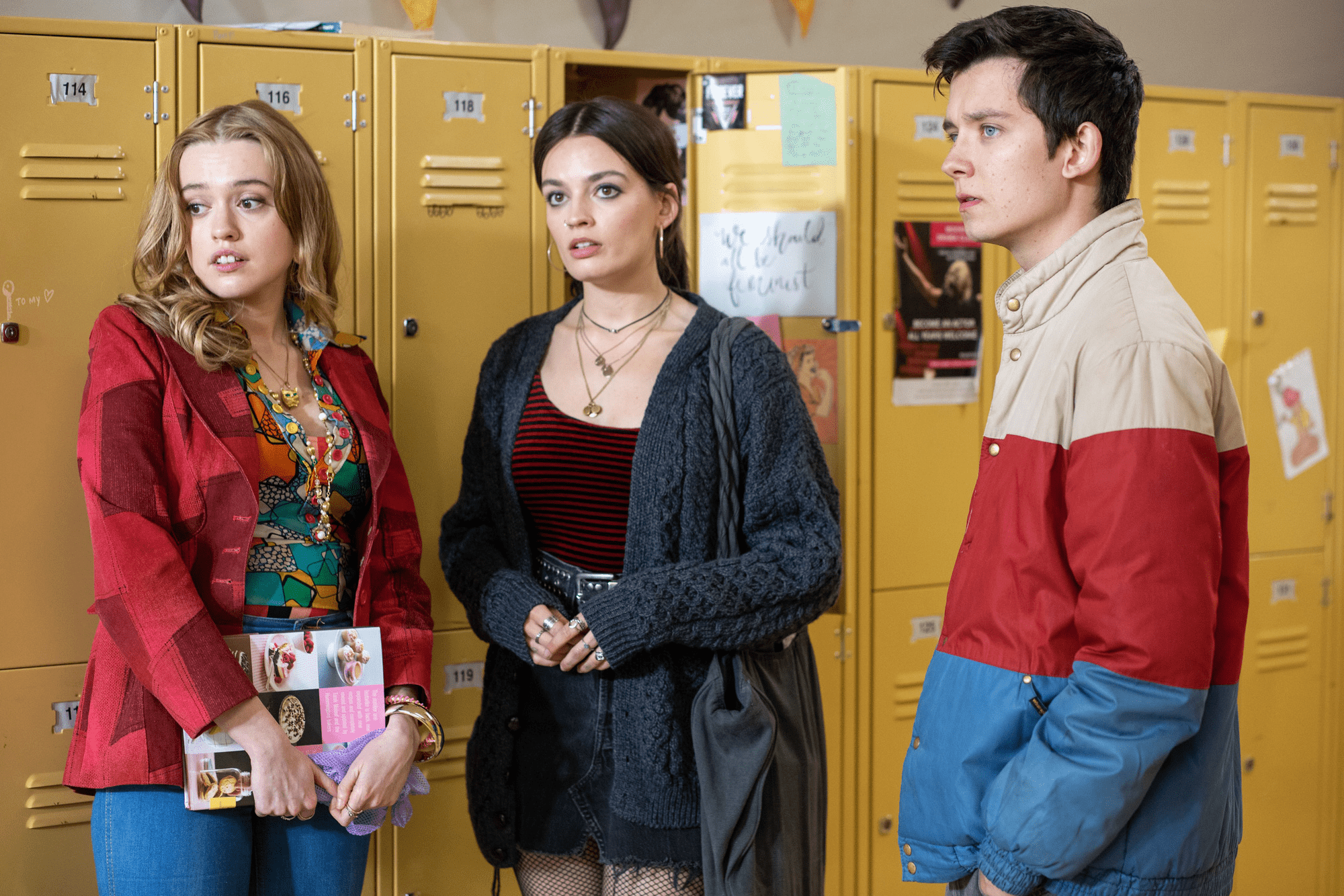 How Long Does It Take to Realize That the Steamy Scenes in Sex Education Have Deceived Us This Way? 2 The actors are covered with strategic pieces when acting in the steamy scenes of Sex Education