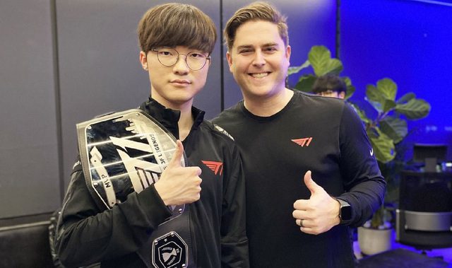 The greatest success of CEO T1 currently is the close relationship with player Faker. The greatest success of CEO T1 currently is the close relationship with player Faker.