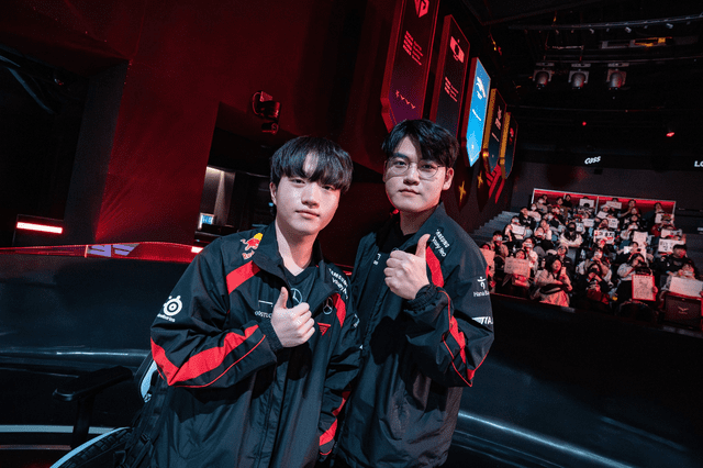 Two T1 Superstars Achieve "Unprecedented" Record in LCK History 1 t1 gumayusi keria 1 17502181874471785303942