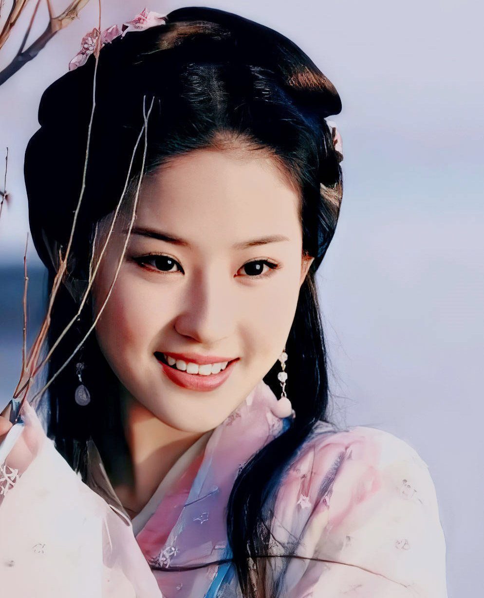 Using AI to recreate the portrait of "Fairy Sister" Wang Yuyan, looking over at Liu Yifei and exclaiming "What's going on?" 2 vuong ngu yen o thien long bat bo 2021 bi vi nhu oan phu cho chong 218 5976840 1749881539920 17498815400611460700501