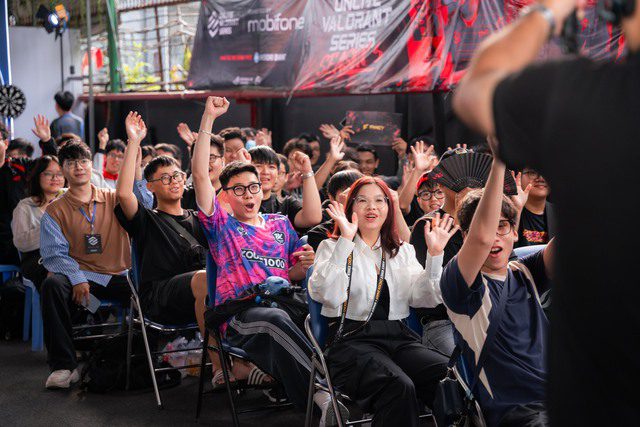 Fancy United Esports crowned at the first ON LAN stage of the ON Live VALORANT Series 2 Fancy United Esports celebrating their victory at the ON LAN stage of the ON Live VALORANT Series.
