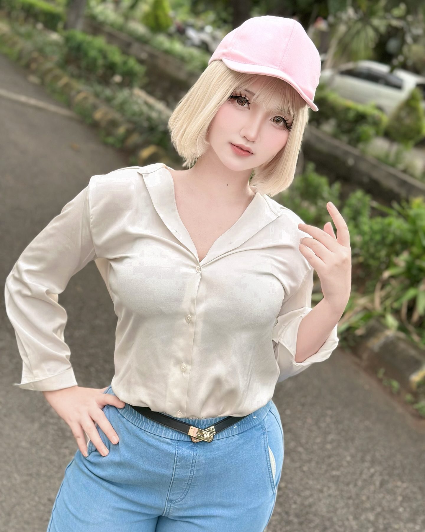 The female cosplayer steals the hearts of Solo Leveling fans with a more captivating cosplay of Cha Hae-In than the original 2 Cha Hae-In Cosplay by Azulacan