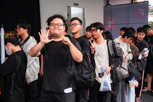 Fancy United Esports crowned at the first ON LAN stage of the ON Live VALORANT Series 3 Fancy United Esports celebrating their victory at the ON LAN stage of the ON Live VALORANT Series.