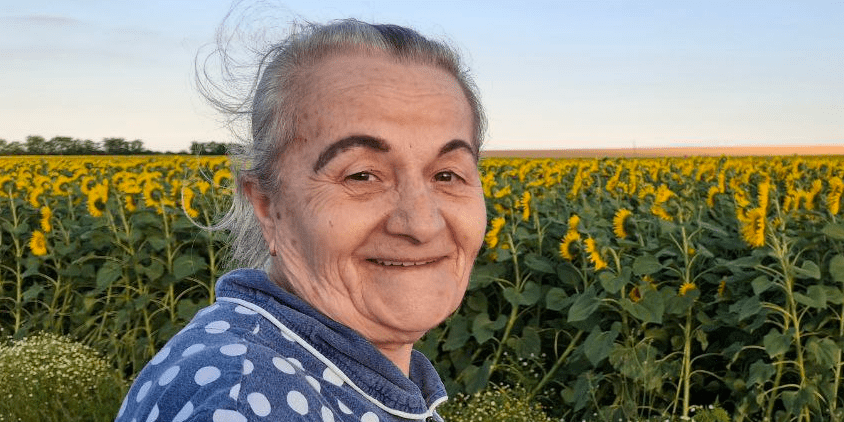 76-Year-Old Gamer Grandma Faces "Crisis," Forced to Sell Entire CS2 Item Collection to Pay Debts 1 76 year old gamer Olga sells entire CS2 inventory.