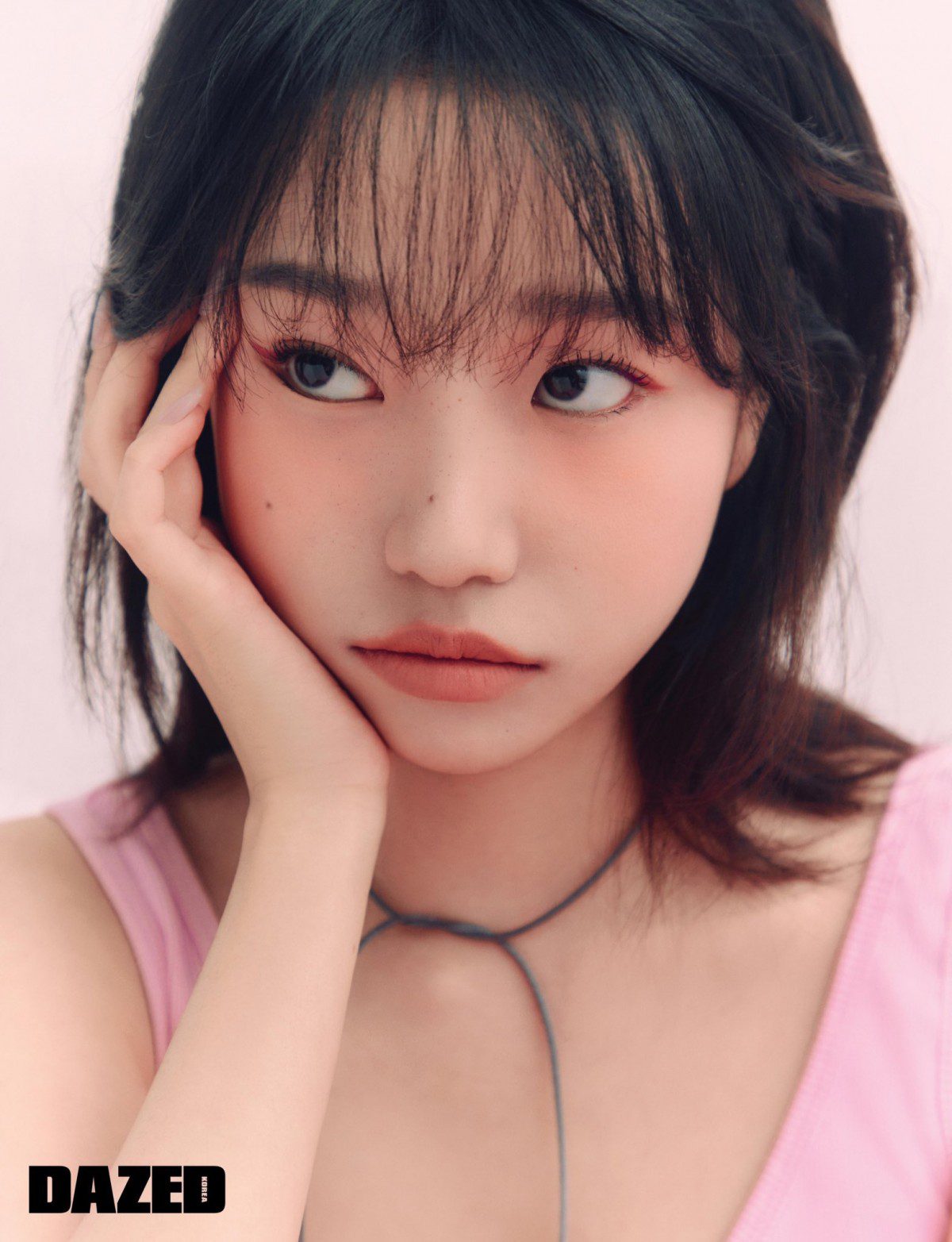 The most beautiful woman in Squid Game 3: Flawless bare face, looks even more stunning in real-life photos 5 Jo Yu Ri in Squid Game 3
