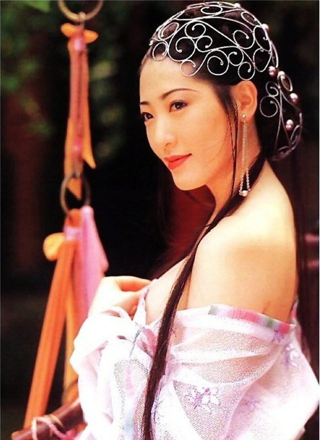 The 18+ Film Queen Who Once Made All of Asia Go Wild with New Jin Ping Mei Now Leaves the Stage to Become a Noodle Shop Owner 1 Young actress in 18+ films gains fame in Asia, starring in notable roles.