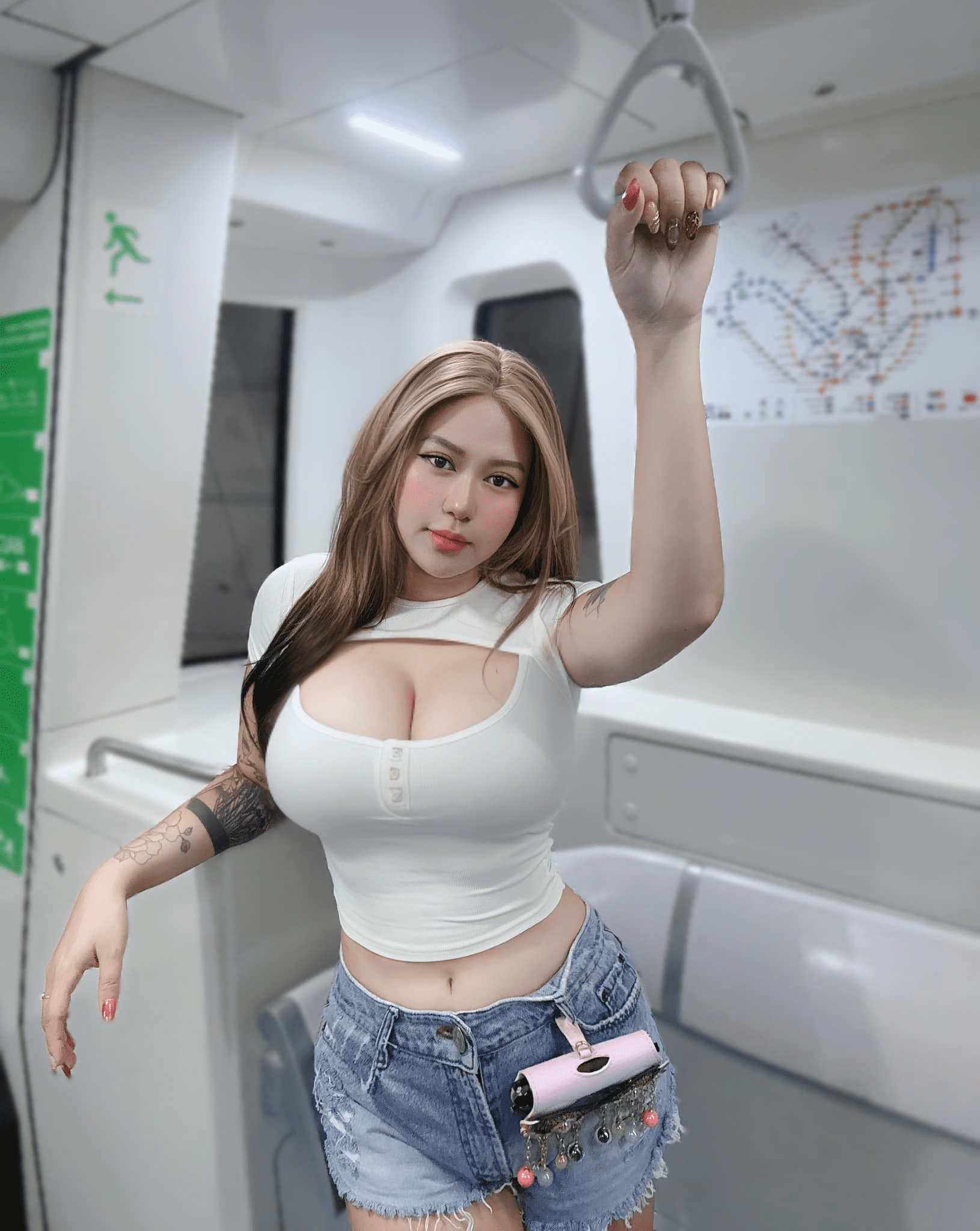 Jealous of "Hong Ti," the hot girl reveals she has only been in love... 2 times 1 Suzie Nguyen
