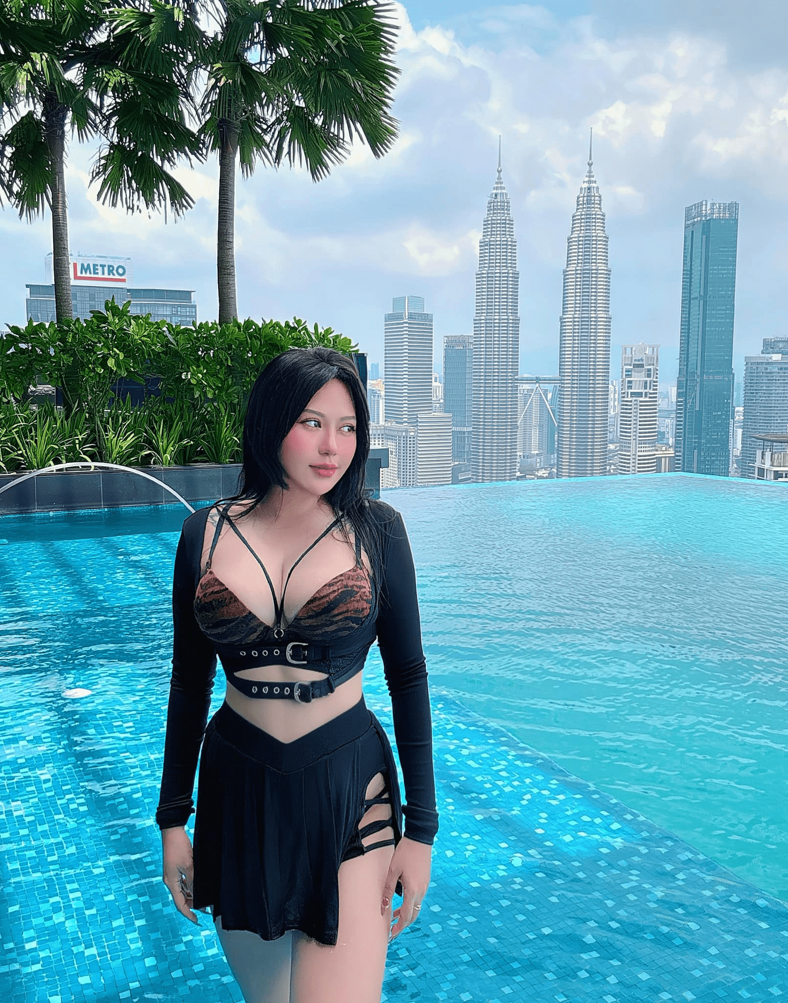 Jealous of "Hong Ti," the hot girl reveals she has only been in love... 2 times 8 Suzie Nguyen