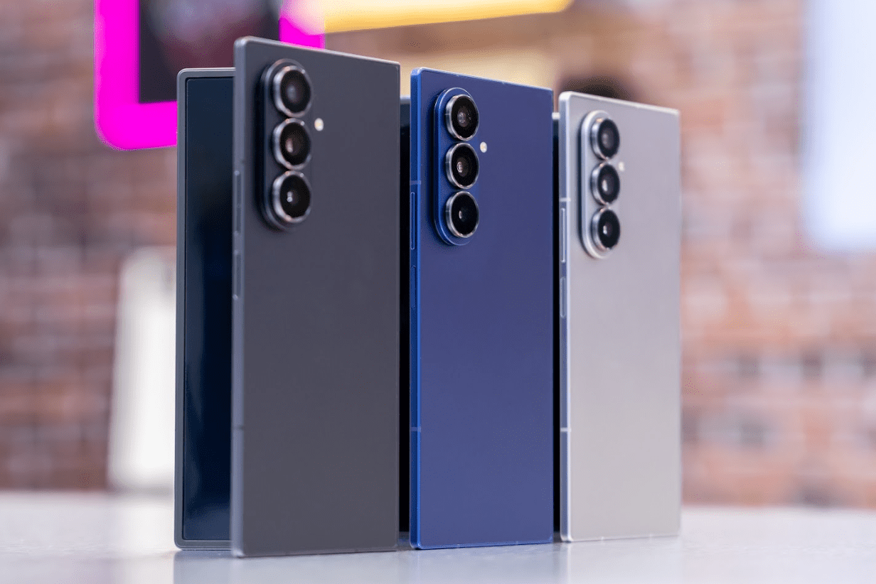 Samsung Galaxy Z Fold7 Ultra-thin Breakthrough – Smart Leadership 6 Samsung Galaxy Z Fold7 - Ultra Thin and Smart