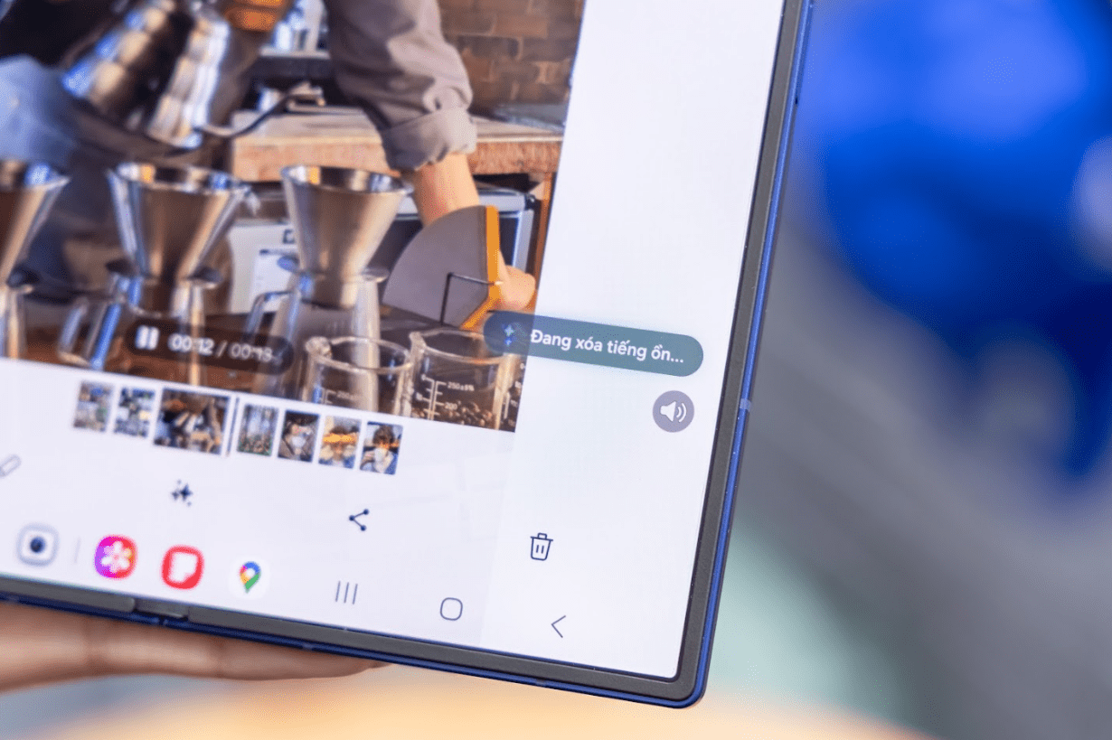 Samsung Galaxy Z Fold7 Ultra-thin Breakthrough – Smart Leadership 8 Samsung Galaxy Z Fold7 - Ultra Thin and Smart
